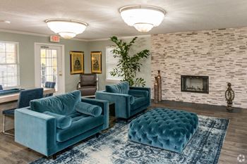 Clubhouse with free wifi